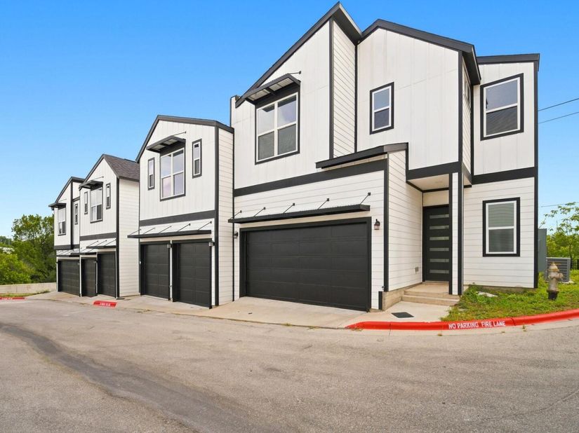 1300 Mckie DR 33, Austin TX 78752