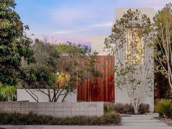 2000 Walnut Avenue, Venice CA 90291