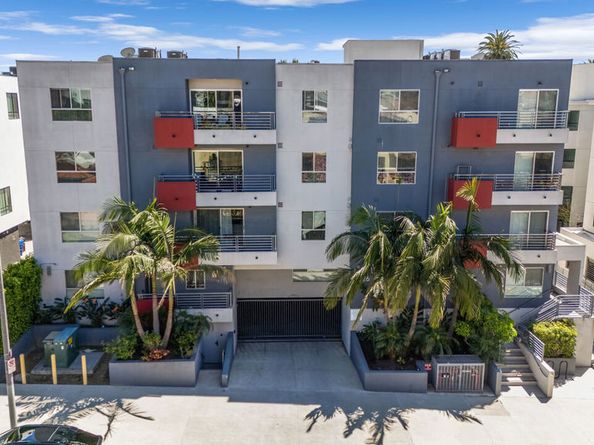 5026 Rosewood Avenue, Los Angeles CA 90004