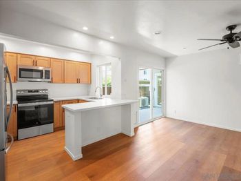 8069 Caminito De Pizza