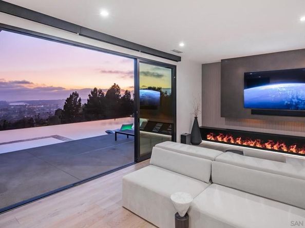 3240 Piragua St, Carlsbad CA 92009