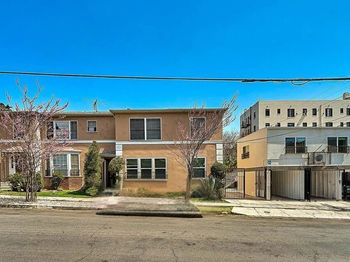 310 N St Andrews Place