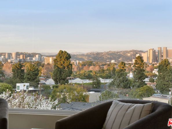 12118 Navy Street, Los Angeles CA 90066