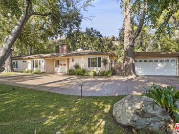 2452 N Altadena Drive