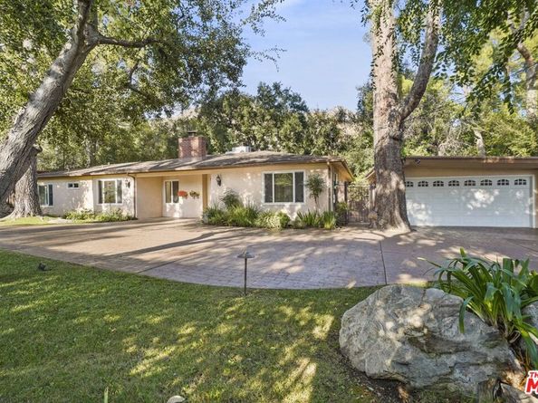 2452 N Altadena Drive, Altadena CA 91001