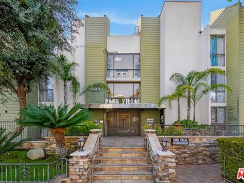 525 S Ardmore Avenue