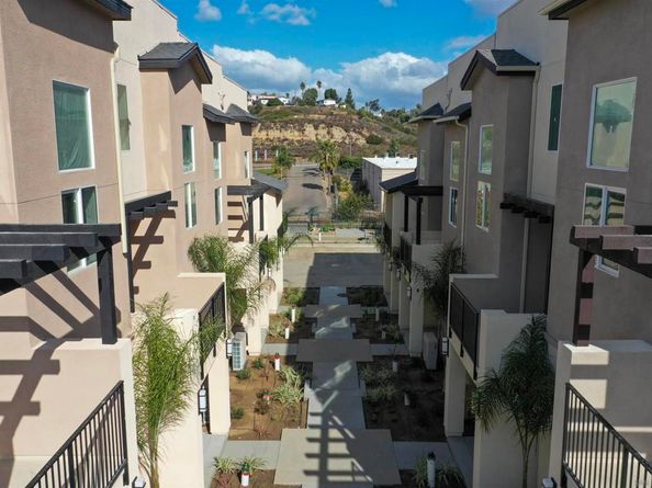 454 Creekside Circle, San Diego CA 92114