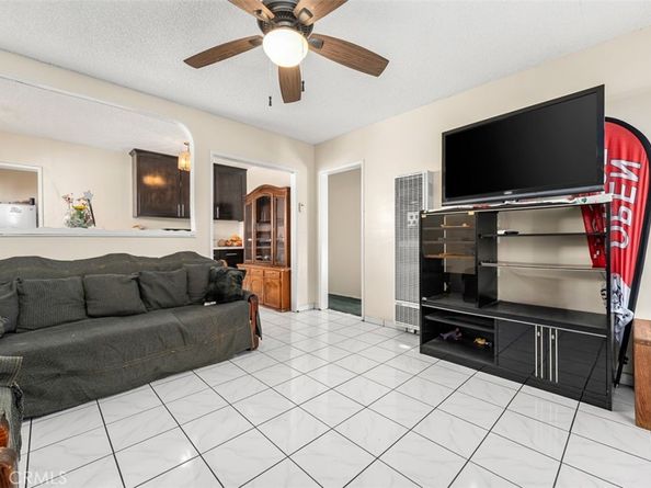 10208 S San Pedro Street, Los Angeles CA 90003