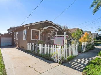 4240 E 15th