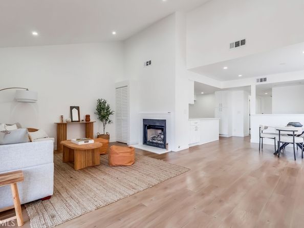 946 W 220th Street 216, Torrance CA 90502