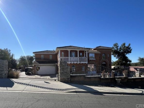 303 Amparo Drive, Escondido CA 92025