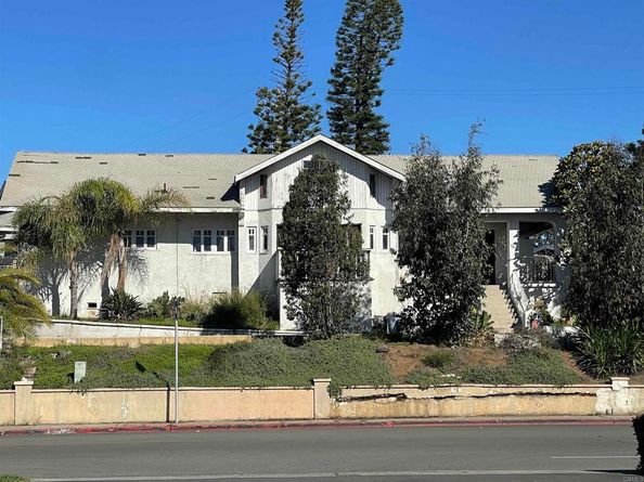 305 W San Ysidro Blvd, San Ysidro CA 92173