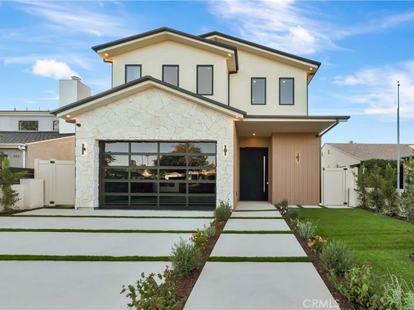 4825 Forman Avenue, North Hollywood CA 91601