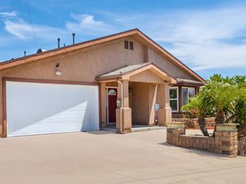 8364 Lake Ashwood Avenue