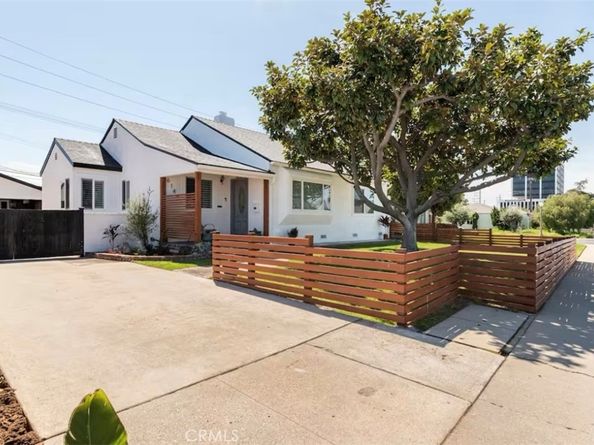 6148 W 85th Place, Los Angeles CA 90045