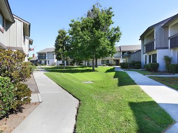 1201 W Cerritos Avenue