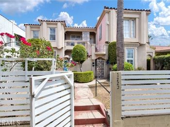 1222 S Cloverdale