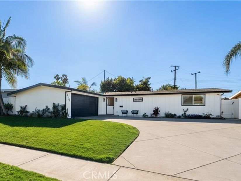 3107 Gibraltar, Costa Mesa CA 92626
