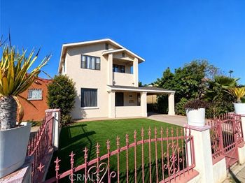 533 W 113th