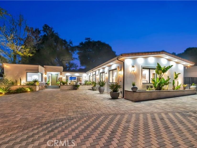 19225 Rosita, Tarzana (los Angeles) CA 91356