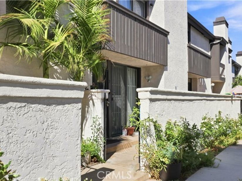 9625 Sylmar Avenue 23, Panorama City (los Angeles) CA 91402