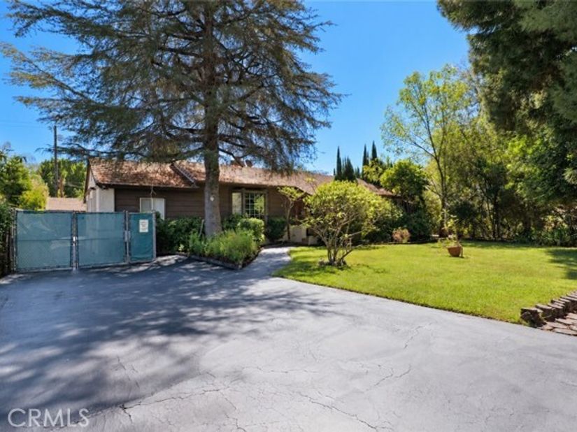 6438 Orion Avenue, Van Nuys (los Angeles) CA 91406