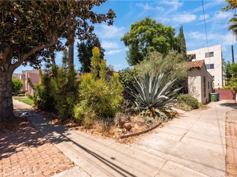 11209 La Maida, North Hollywood (los Angeles) CA 91601