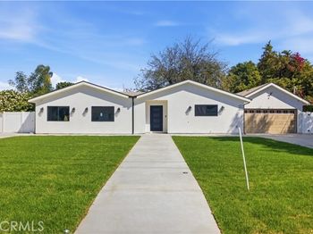 8542 De Celis Pl