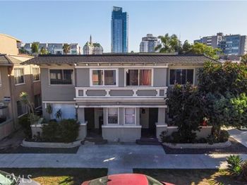 702 E 3rd