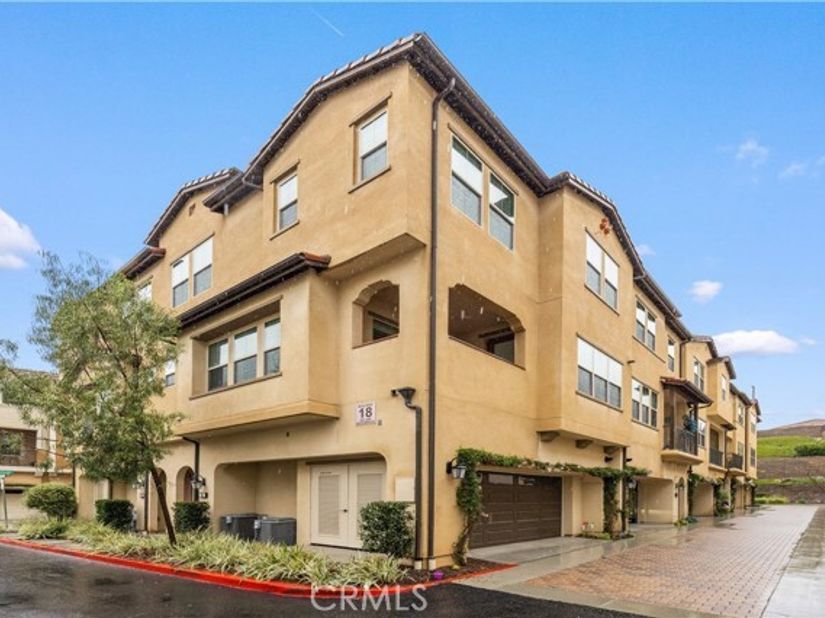 207 Winterbrook, Lake Forest (el Toro) CA 92610