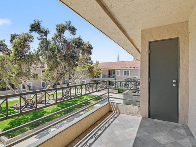 7405 Charmant Dr 2022, San Diego CA 92122