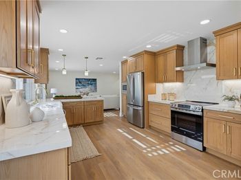 5416 E Willowick