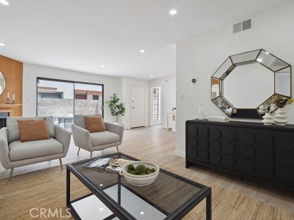 6101 Fulton Avenue 8, Van Nuys (los Angeles) CA 91401