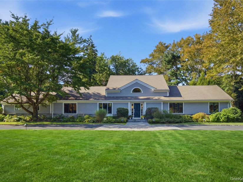 2 Meadow Road, Old Westbury NY 11568