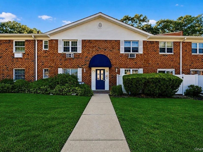 460 Old Town Road 11I, Port Jefferson Station NY 11776