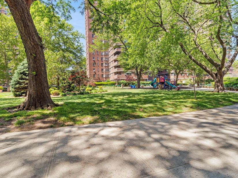 473 Fdr Drive K1404, New York (Manhattan) NY 10002