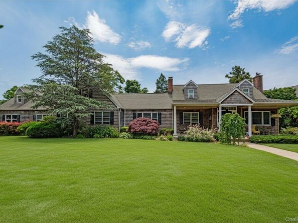 253 Melbury Road, Babylon NY 11702