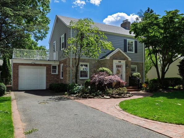 60 Atkinson Road, Rockville Centre NY 11570