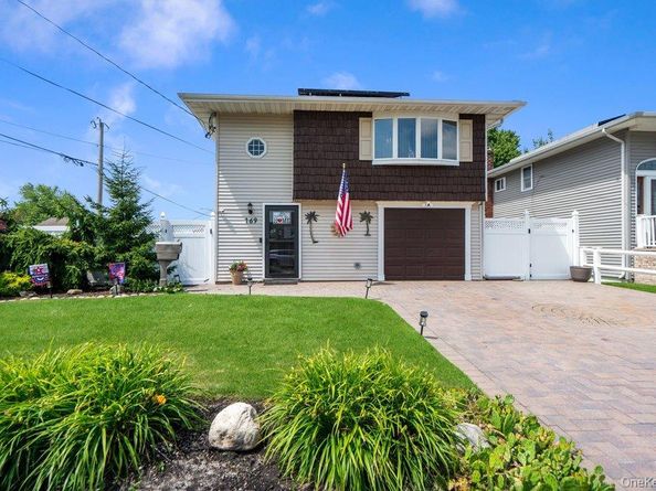 169 Wyona Avenue, Lindenhurst NY 11757