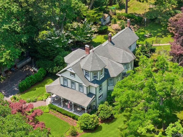 60/60B Union Ave, Center Moriches NY 11934