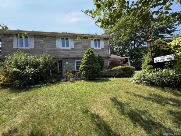 1067 N New York Drive, Massapequa NY 11758