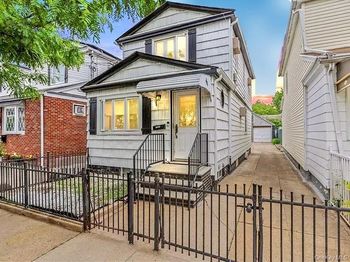 1541 E 95th Street