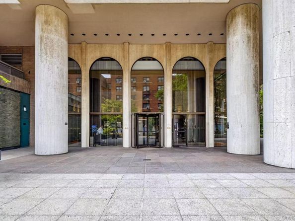 60 E 8th Street 18G, New York (Manhattan) NY 10003