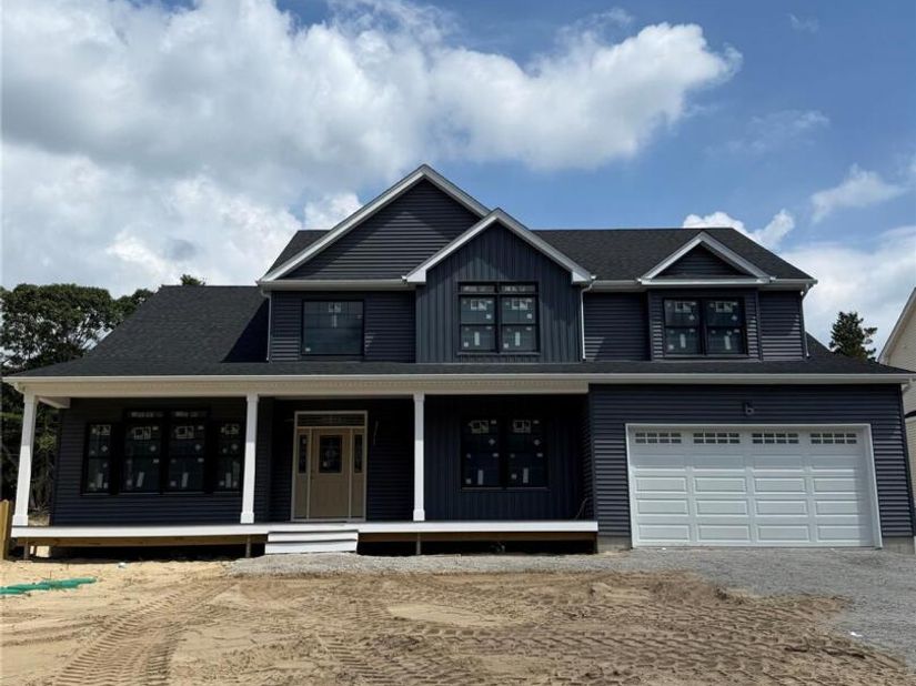 3 Greentree Court, Smithtown NY 11787