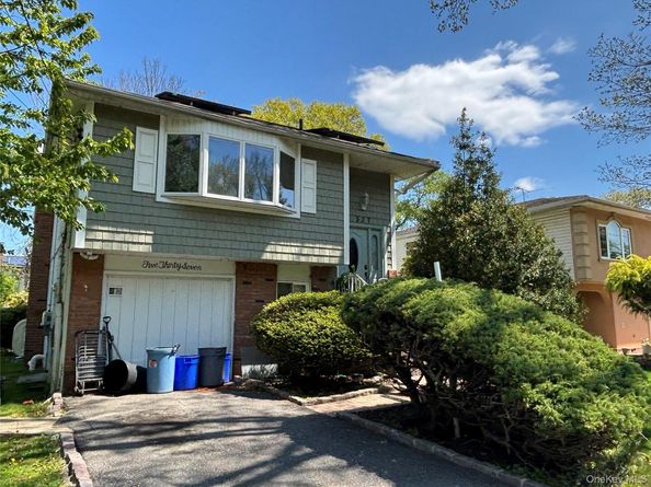 537 Lakeway Drive, West Babylon NY 11704