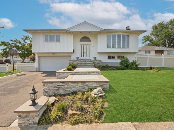 341 Green Court, Oceanside NY 11572