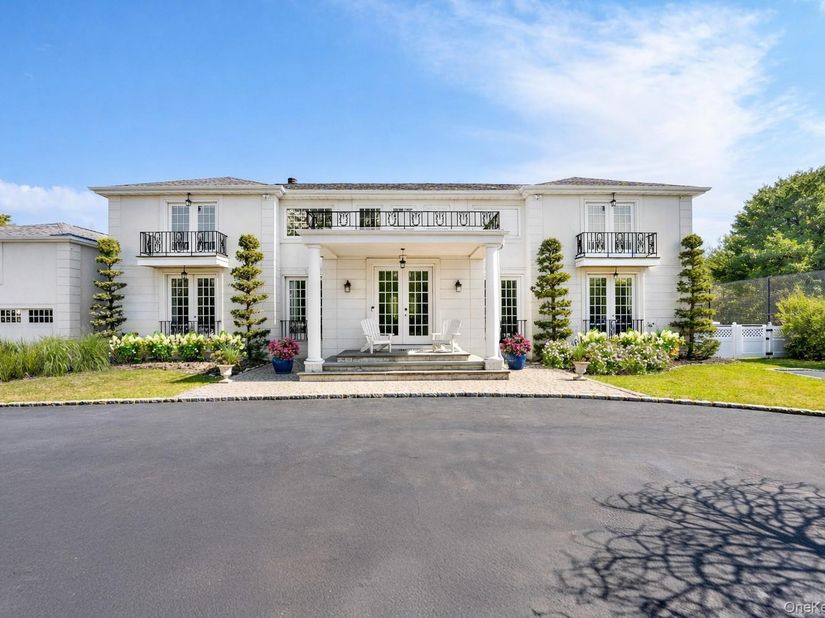 3 Polo Grounds Lane, East Quogue NY 11942