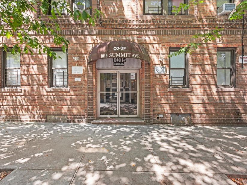 1015 Summit Avenue 4A, Bronx NY 10452