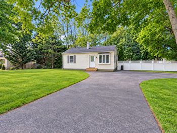 685 Horseblock Road
