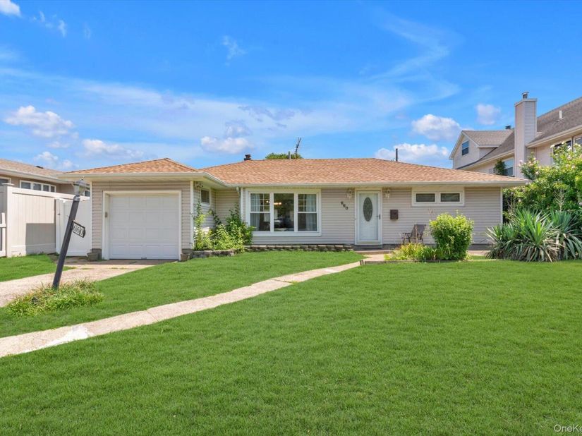 660 Franklin Boulevard, Long Beach NY 11561